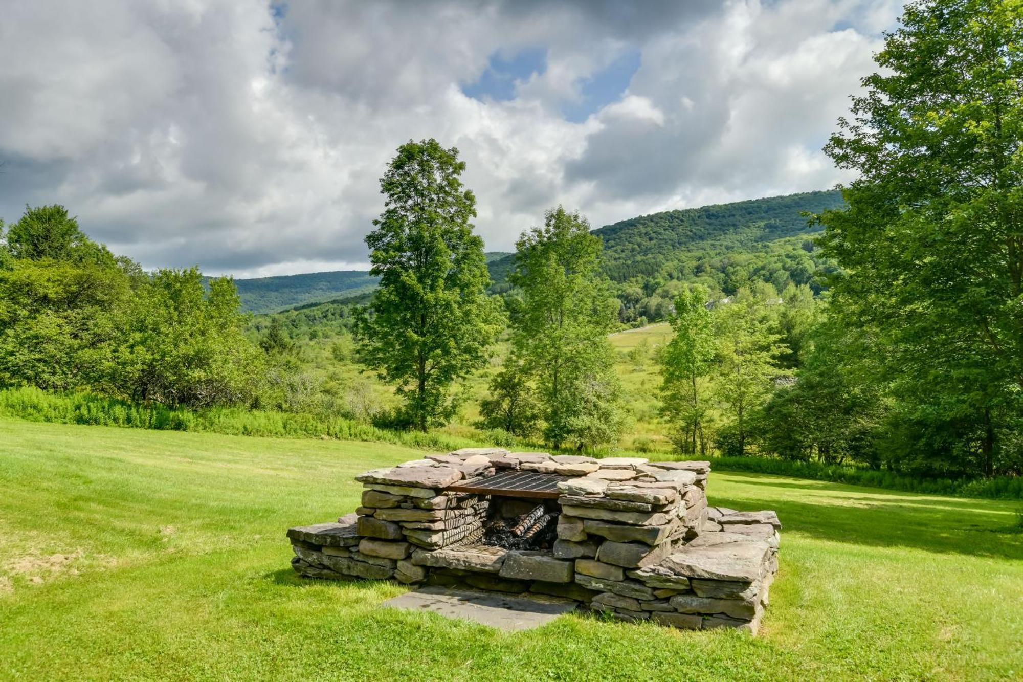 Quiet Catskills Getaway With Deck And Mtn Views New Kingston Exterior foto