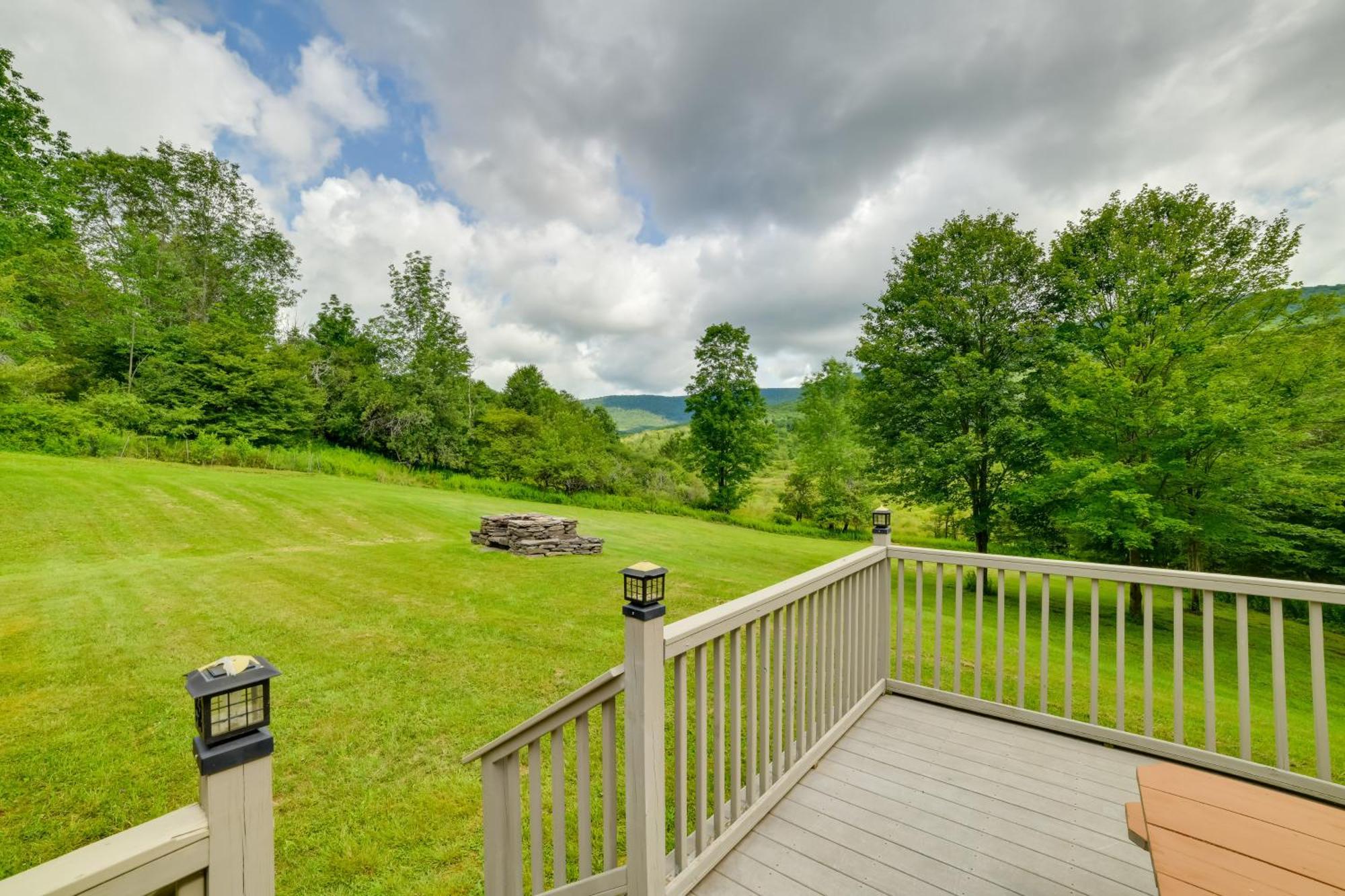 Quiet Catskills Getaway With Deck And Mtn Views New Kingston Exterior foto